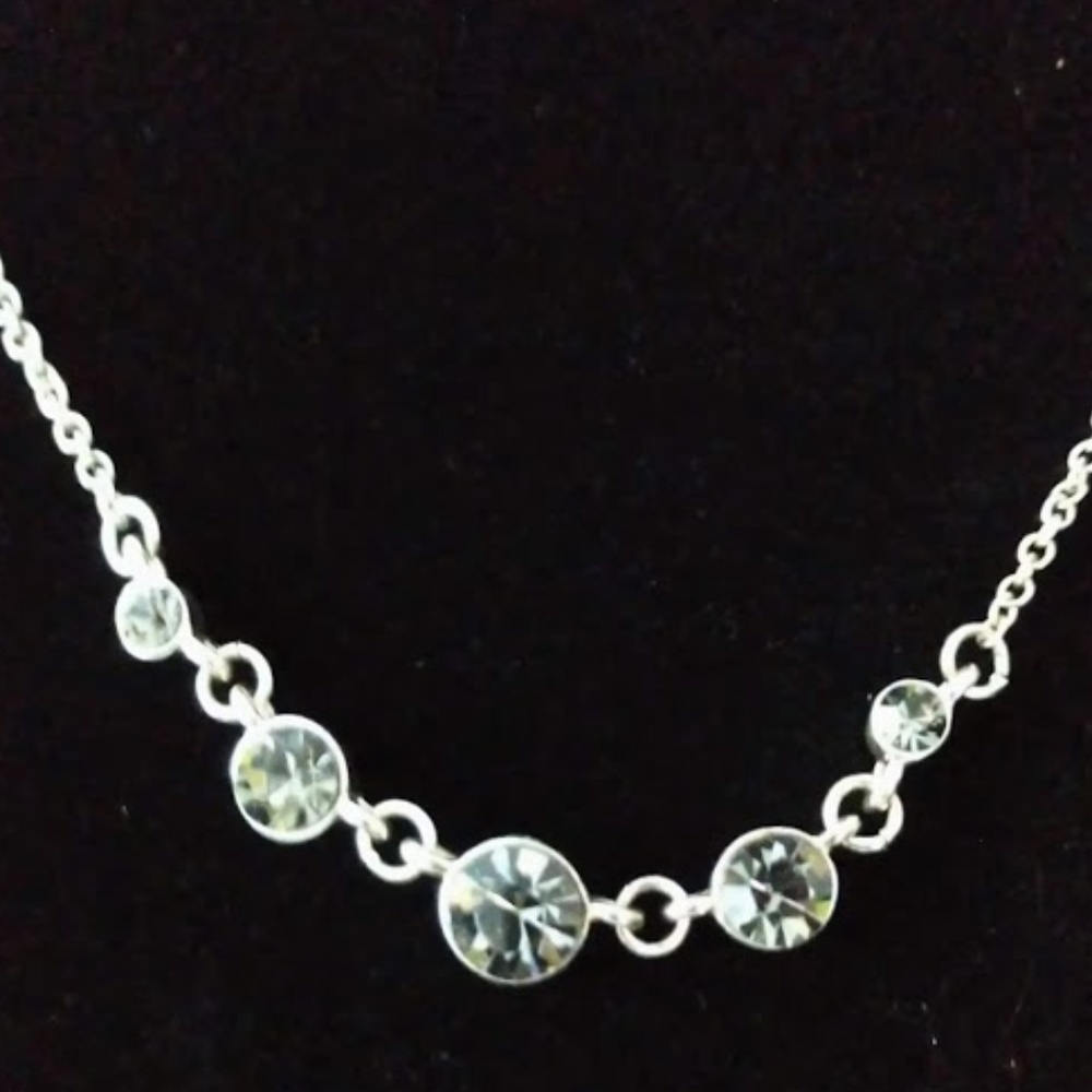 Silver Tone Necklace with Silver/Gray Rhinestones